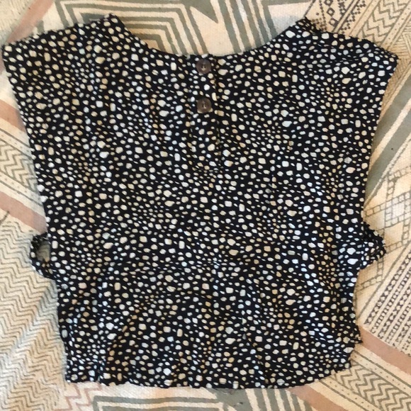 Black top - Picture 2 of 4